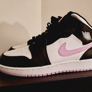 Jordan 1 Mid GS Arctic Pink